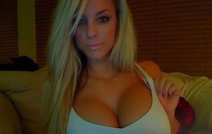 Дівчата з великим бюстом (50 фото) – фото 12