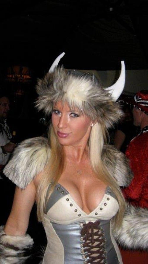 Дівчата з великим розміром грудей (44 фото) – фото 20