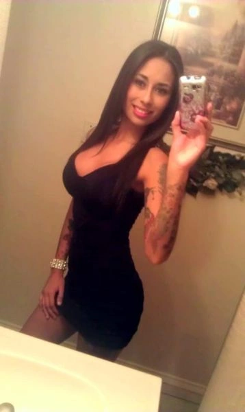 Дівчата в відвертих платтях (38 фото) – фото 28