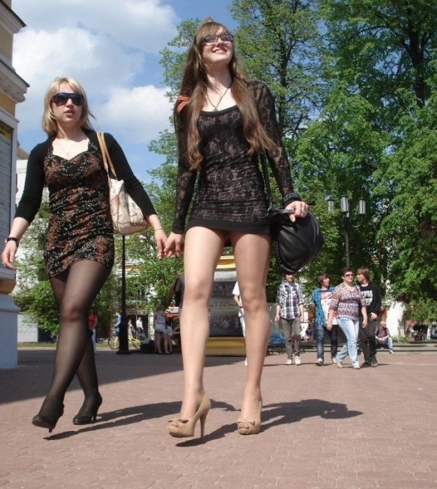 Ніжний вітерець і дівчата в міні-спідницях (29 фото) – фото 4