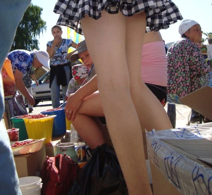 Ніжний вітерець і дівчата в міні-спідницях (29 фото) – фото 14