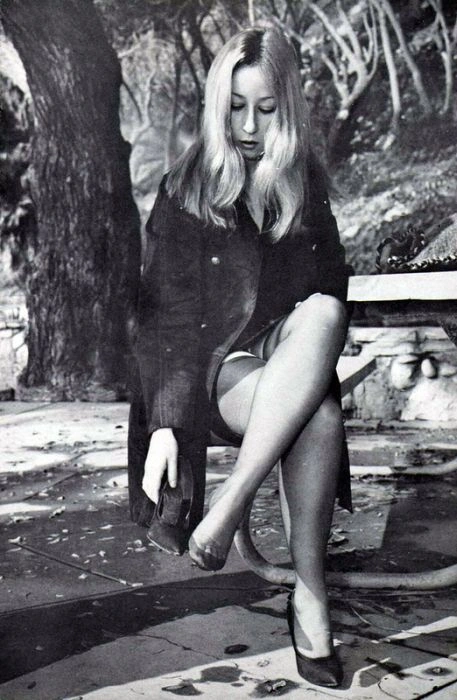 Короткі спідниці з минулого (107 фото)