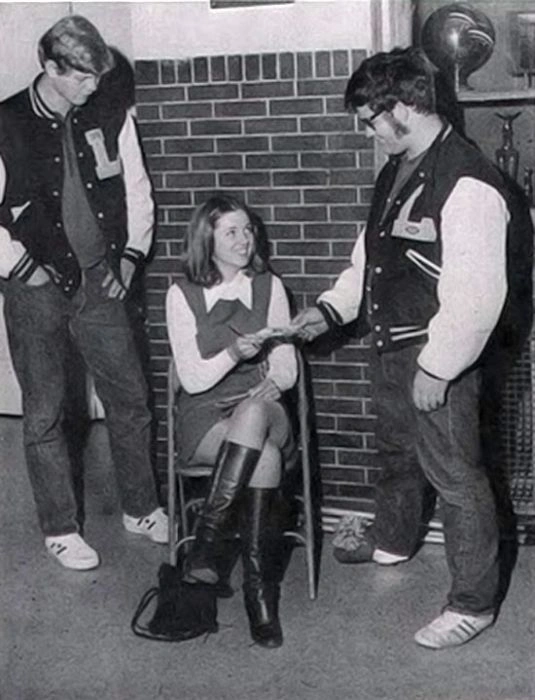 Короткі спідниці з минулого (107 фото) – фото 50