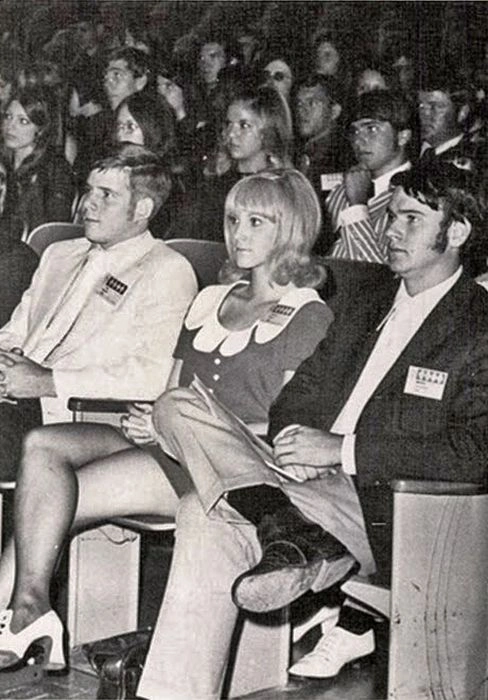 Короткі спідниці з минулого (107 фото) – фото 54