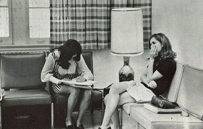 Короткі спідниці з минулого (107 фото) – фото 75