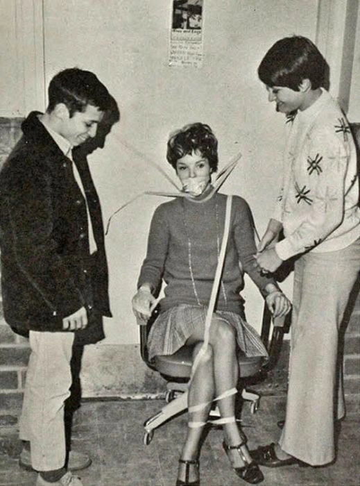 Короткі спідниці з минулого (107 фото) – фото 78