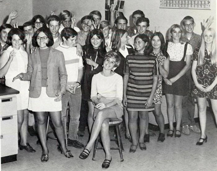 Короткі спідниці з минулого (107 фото) – фото 80