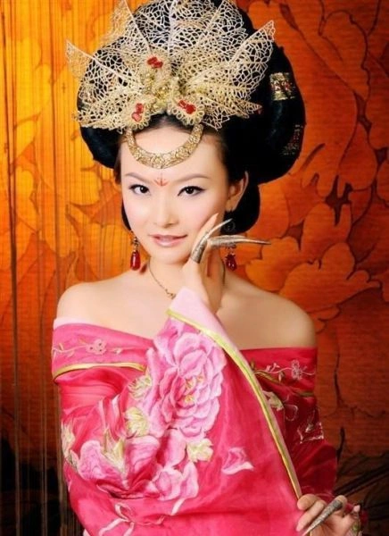 Дівчина "жива лялька" з Китаю (40 фото) – фото 8