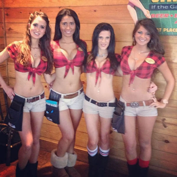 Сексуальні офіціантки з ресторанів Twin Peaks (42 фото) – фото 12