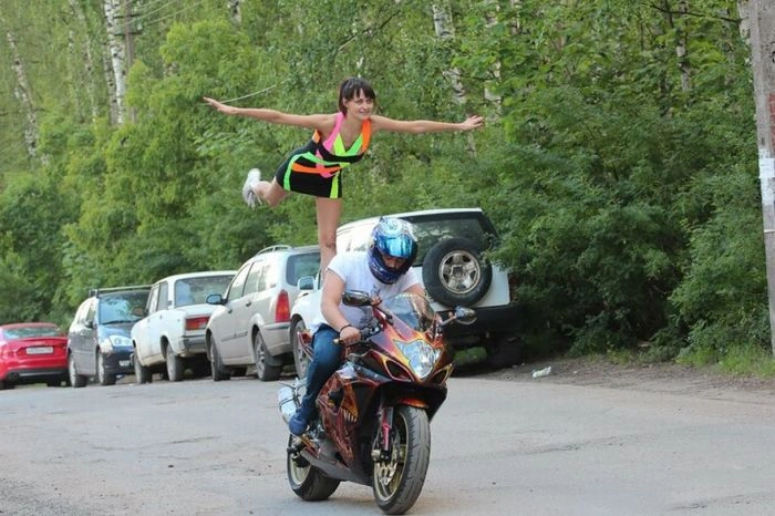 Емма - шанувальниця мотоспорту (15 фото) – фото 3