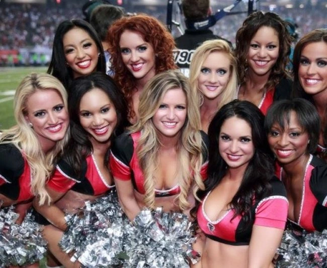 Граціозні дівчата-чірлідерки (82 фото) – фото 27