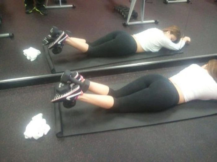 Сексуальні дівчата в облягаючих лосинах (56 фото) – фото 12