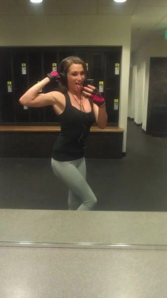 Сексуальні дівчата в облягаючих лосинах (56 фото) – фото 20