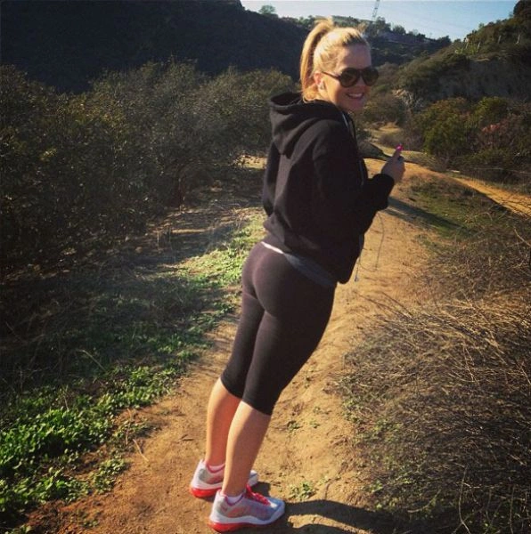 Сексуальні дівчата в облягаючих лосинах (56 фото) – фото 54