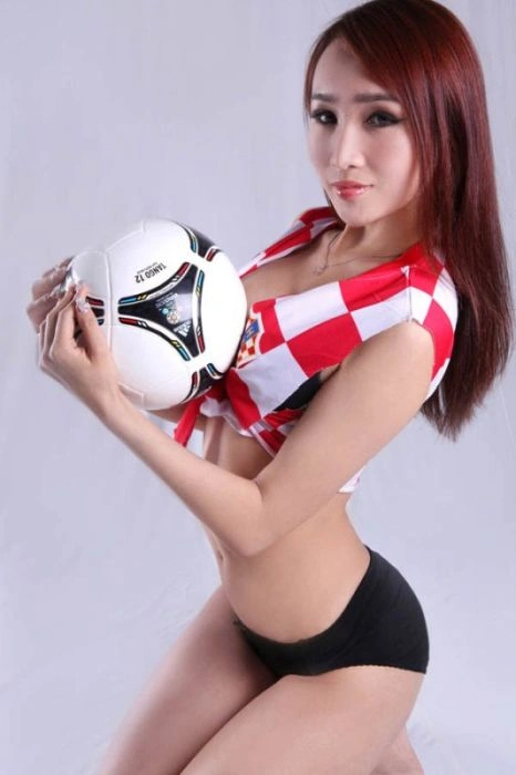 Китайські моделі вражені Євро-2012 (19 фото) – фото 14