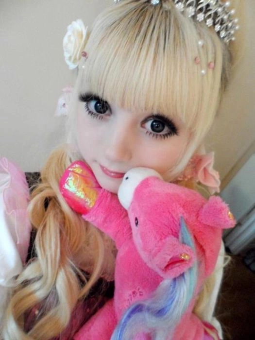 Живі ляльки з соціальних мереж (29 фото) – фото 1