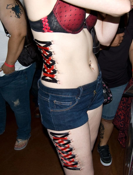 Модифікація тіла неформальних дівчат (20 фото) – фото 3