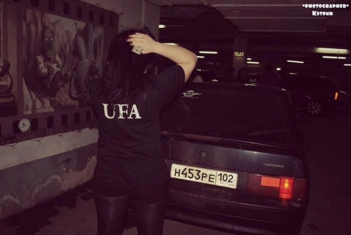 Вбивча фотосесія фанатки вітчизняних автомобілів (11 фото)