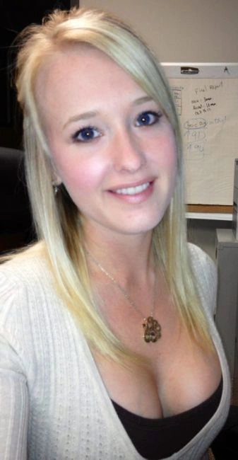 Дівчата з великим бюстом (40 фото) – фото 3