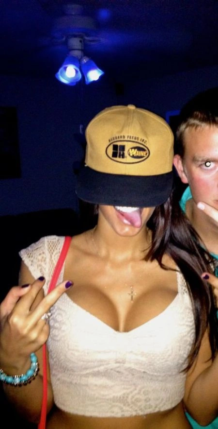 Дівчата з вражаючим розміром грудей (57 фото) – фото 9