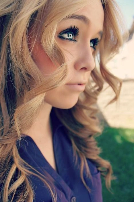Портрети чарівних дівчат з красивими очима (40 фото) – фото 1