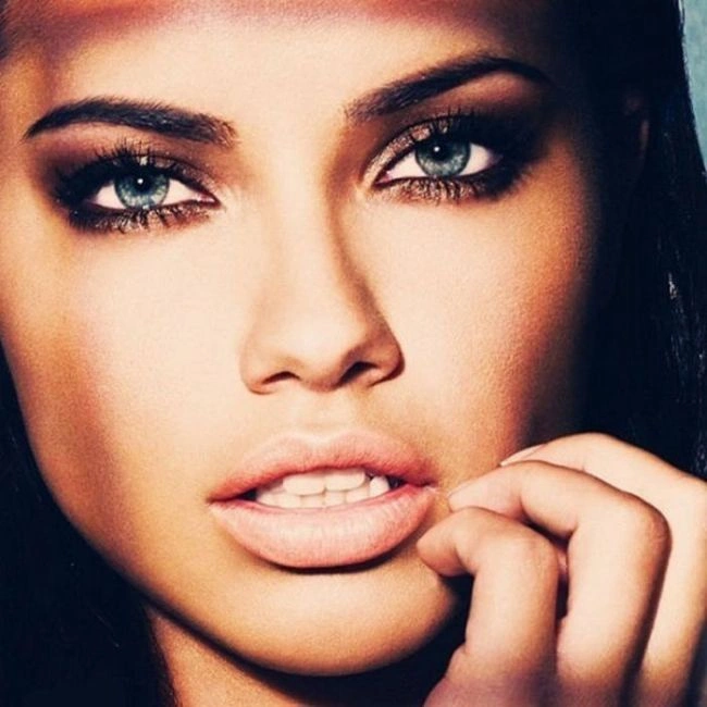 Портрети чарівних дівчат з красивими очима (40 фото) – фото 6