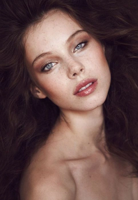 Портрети чарівних дівчат з красивими очима (40 фото) – фото 16