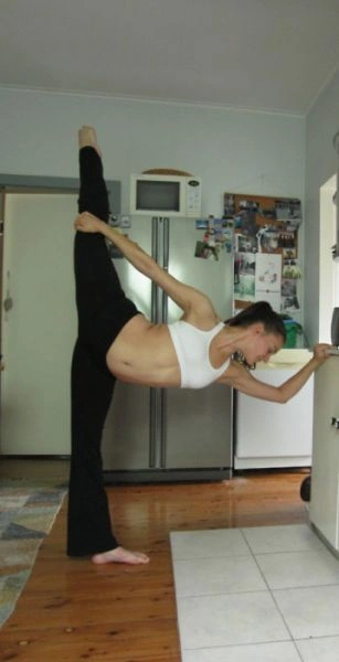 Дівчата стають на шпагат (98 фото) – фото 22