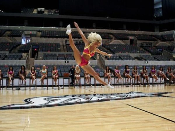 Дівчата стають на шпагат (98 фото) – фото 32