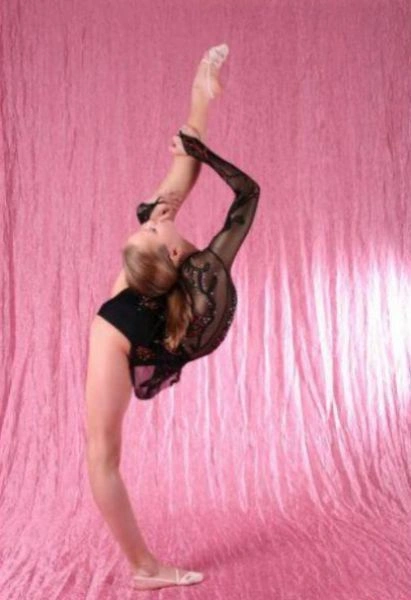 Дівчата стають на шпагат (98 фото) – фото 36