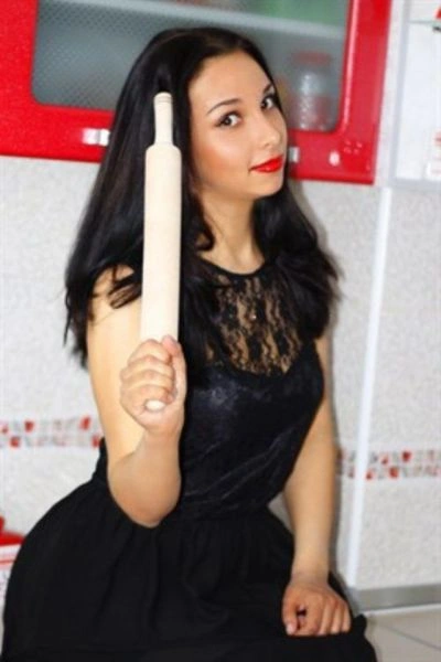 Дивні та незручні пози дівчат для фотографії (24 фото) – фото 13