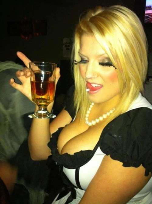 Привабливі дівчата з великими грудьми (60 фото) – фото 8