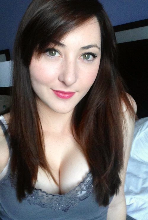 Привабливі дівчата з великими грудьми (60 фото) – фото 22