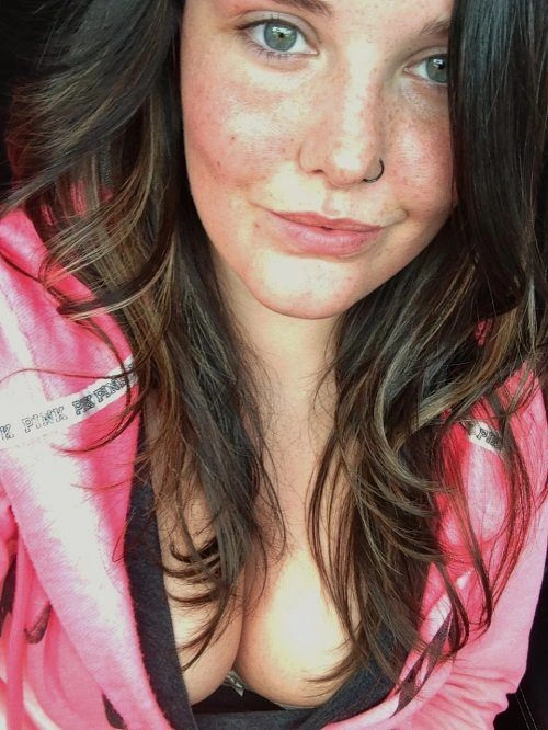 Привабливі дівчата з великими грудьми (60 фото) – фото 28