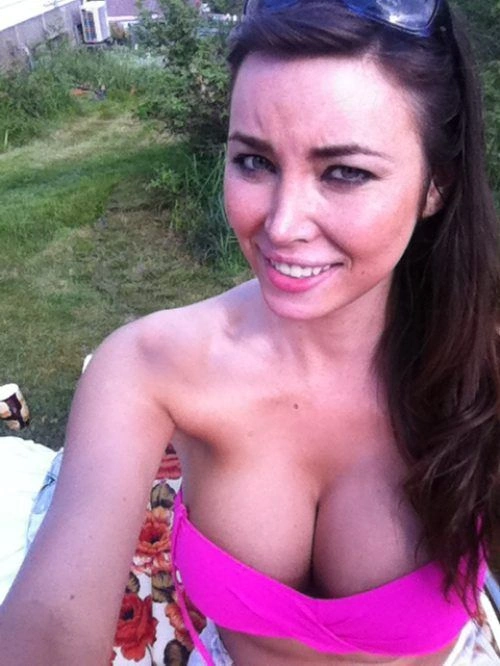 Привабливі дівчата з великими грудьми (60 фото) – фото 40