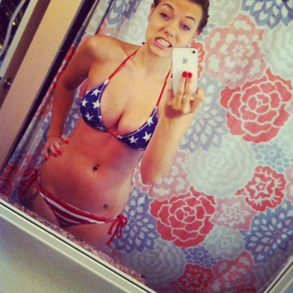 Підбірка дівчат, які люблять розважатися (40 фото) – фото 17