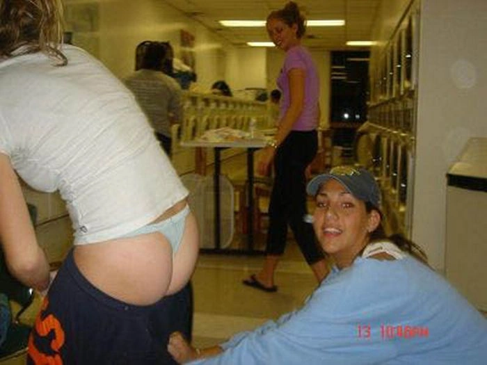 Дівчата показують білизну (79 фото) – фото 8