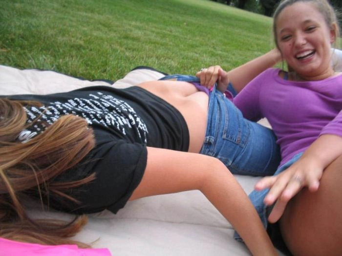 Дівчата показують білизну (79 фото) – фото 23