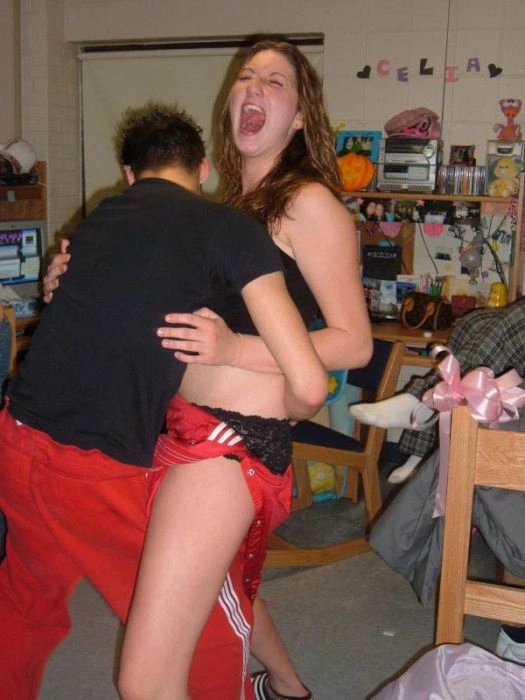 Дівчата показують білизну (79 фото) – фото 24