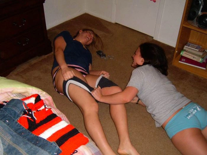 Дівчата показують білизну (79 фото) – фото 46