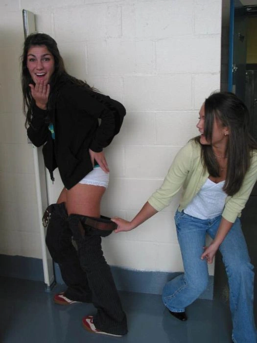 Дівчата показують білизну (79 фото) – фото 63