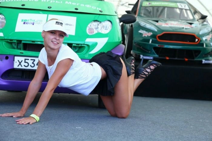 Дівчата і мотоцикли (84 фото) – фото 8