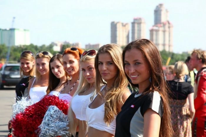 Дівчата і мотоцикли (84 фото) – фото 12