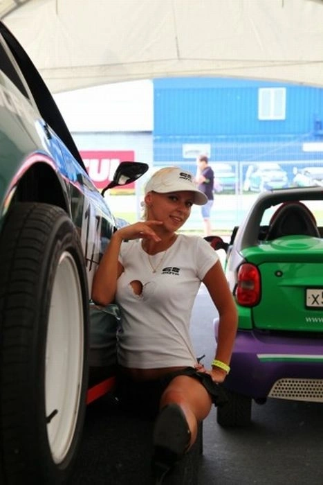 Дівчата і мотоцикли (84 фото) – фото 25