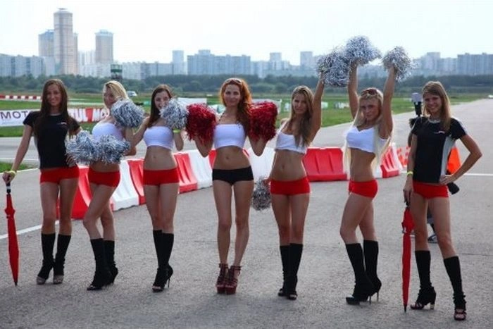 Дівчата і мотоцикли (84 фото) – фото 26