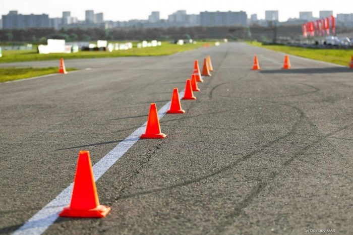 Дівчата і мотоцикли (84 фото) – фото 31