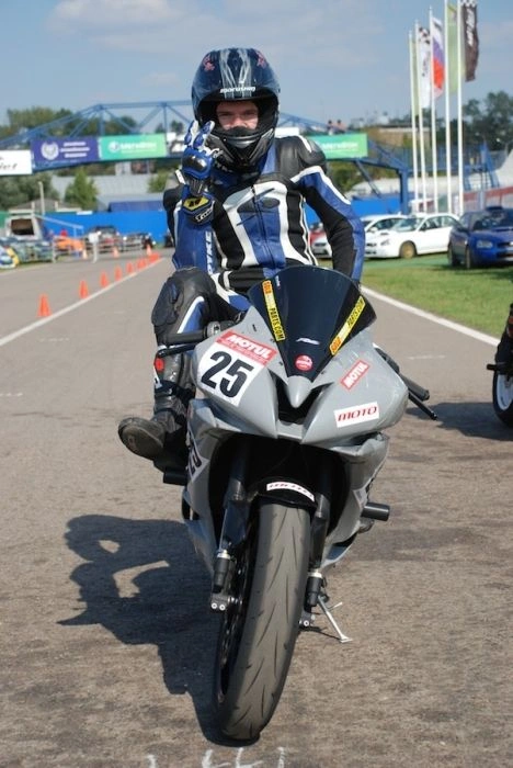 Дівчата і мотоцикли (84 фото) – фото 77