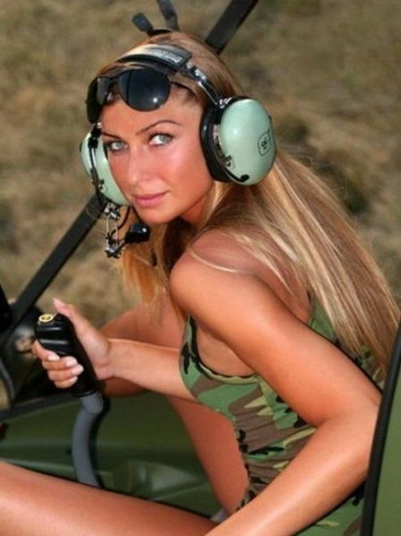 Дівчата та авіація (43 фото) – фото 13