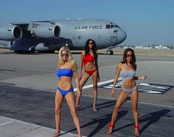 Дівчата та авіація (43 фото) – фото 20