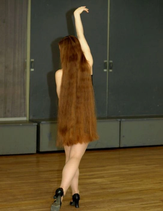 Дівчата з довгими волоссям. Частина 2 (58 фото) – фото 10